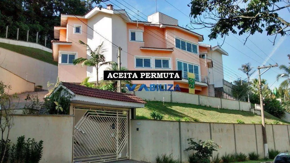 Sobrado à venda com 5 quartos, 570m² - Foto 1