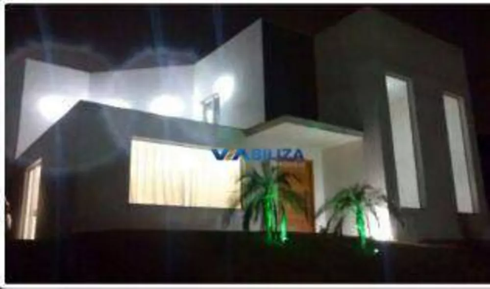 Casa de Condomínio à venda com 3 quartos, 600m² - Foto 2