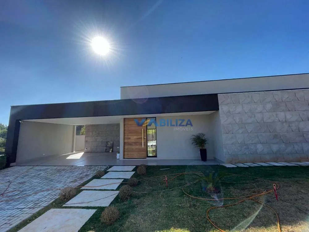 Casa, 3 quartos, 261 m² - Foto 1