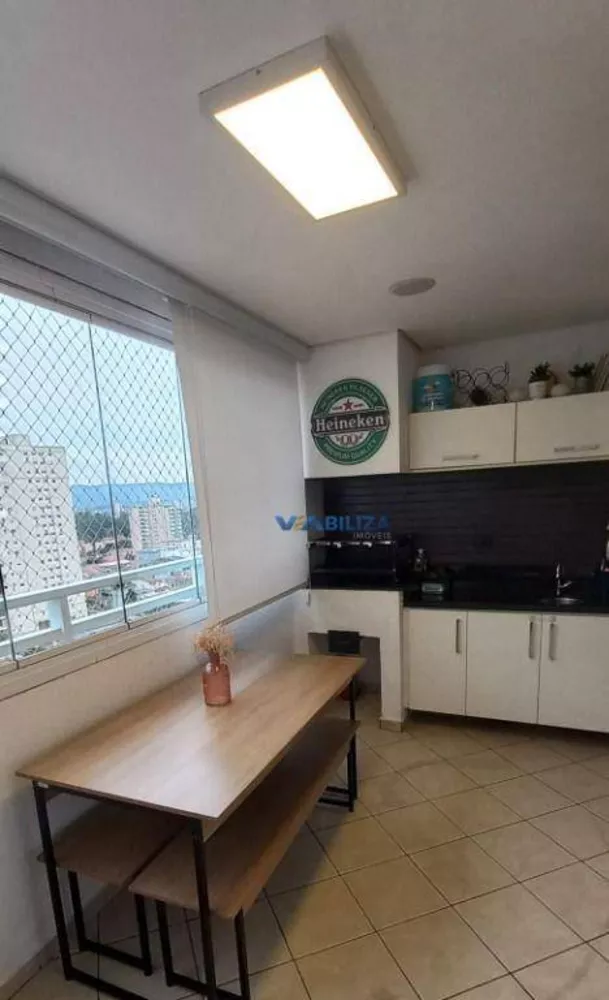 Apartamento à venda com 3 quartos, 95m² - Foto 1