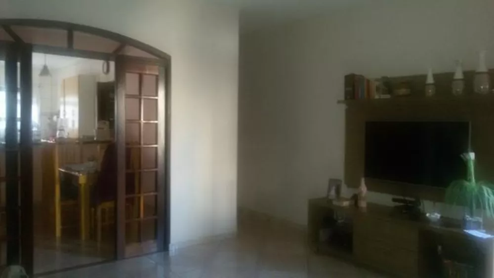 Casa à venda com 2 quartos, 150m² - Foto 2