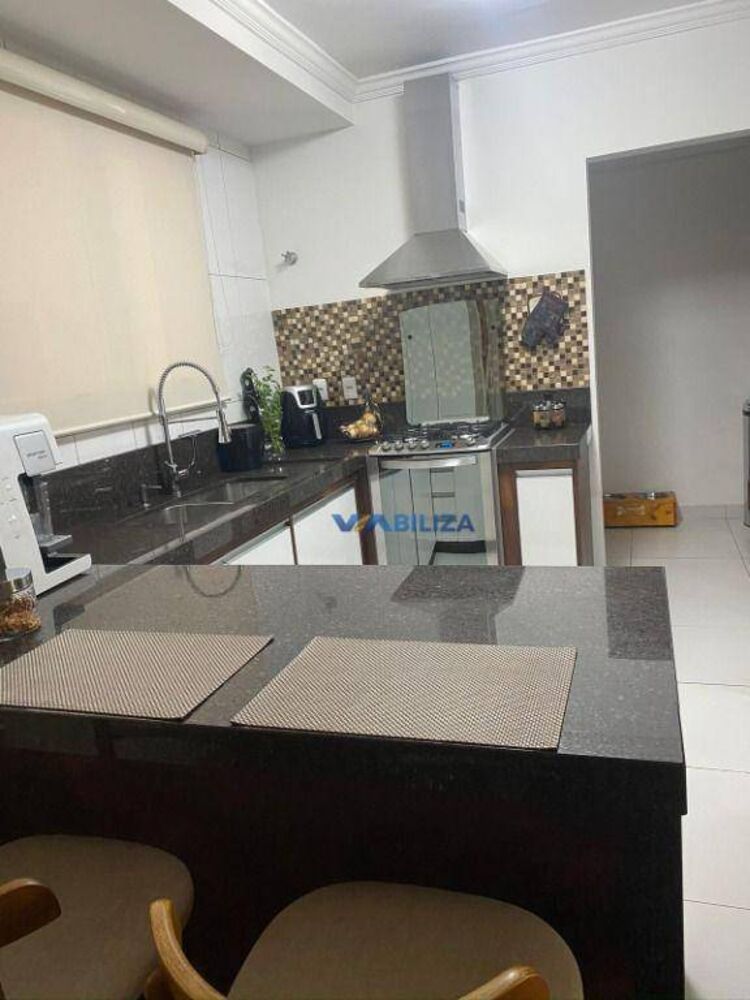 Apartamento à venda com 3 quartos, 124m² - Foto 7