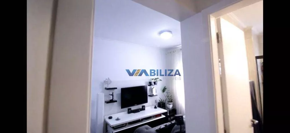 Apartamento à venda com 2 quartos, 70m² - Foto 2