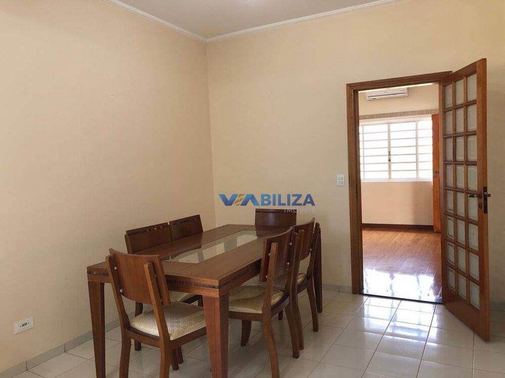 Casa à venda com 2 quartos, 140m² - Foto 2
