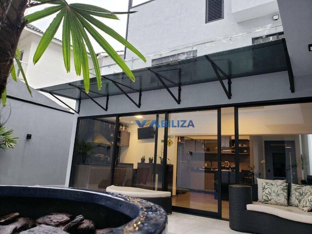 Sobrado à venda com 4 quartos, 400m² - Foto 1