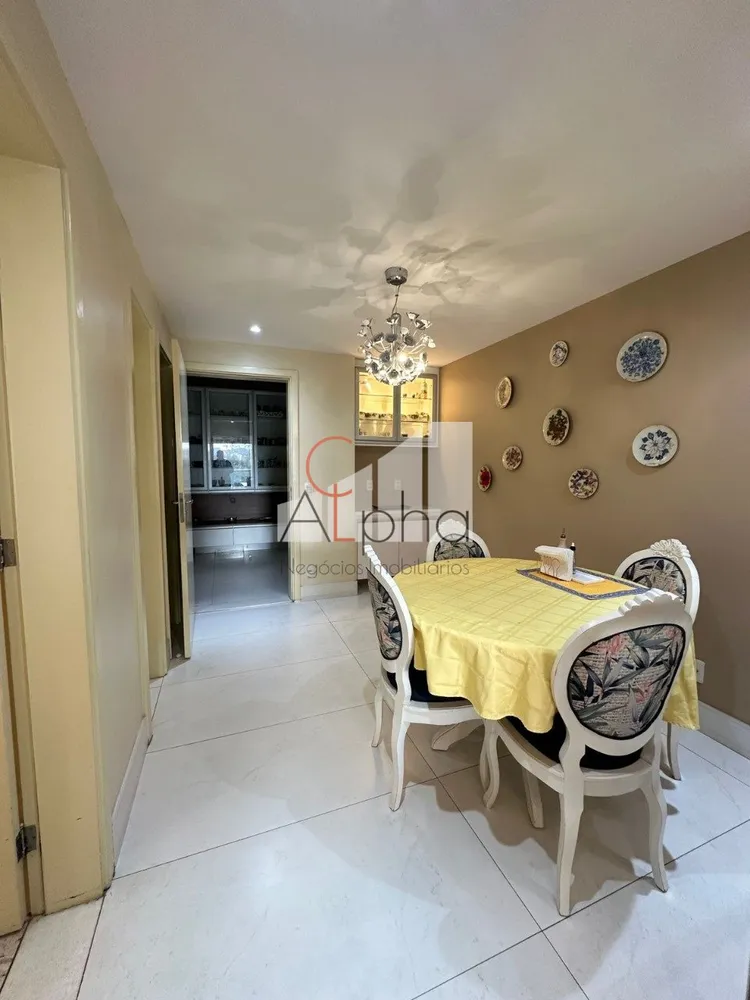Apartamento, 3 quartos, 232 m² - Foto 2