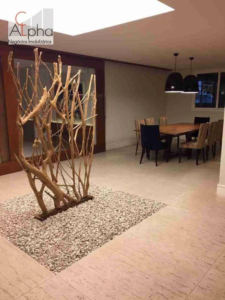 Sobrado, 5 quartos, 740 m² - Foto 1