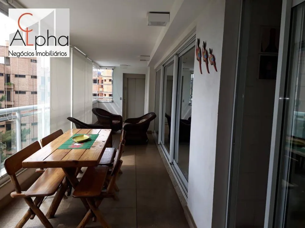 Apartamento, 3 quartos, 196 m² - Foto 2