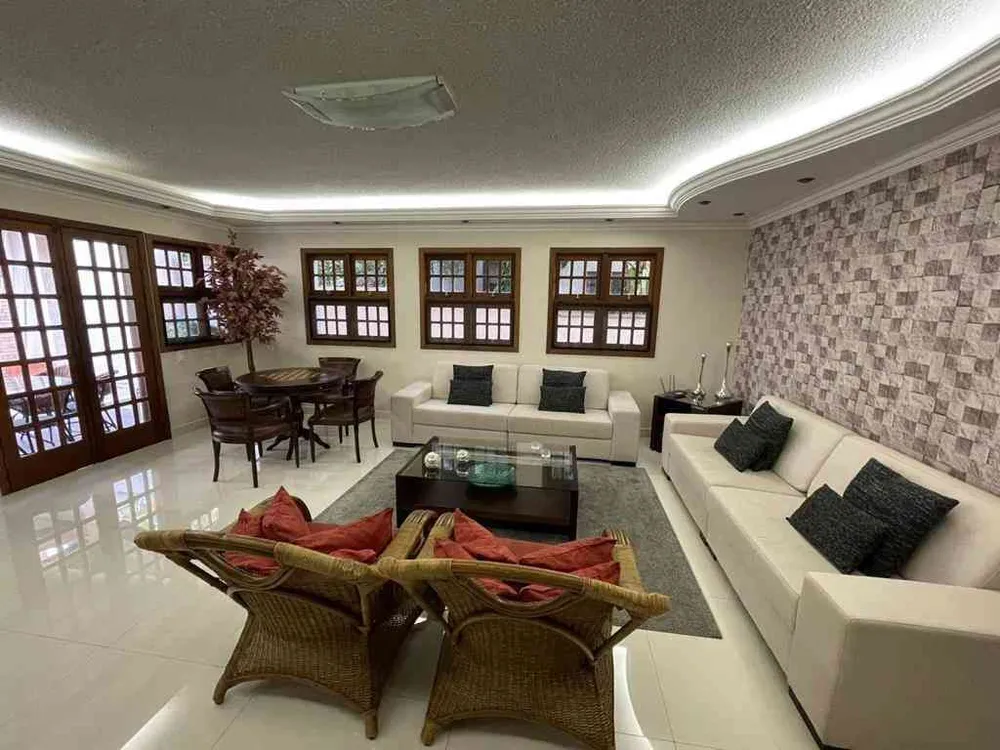 Sobrado, 4 quartos, 354 m² - Foto 1