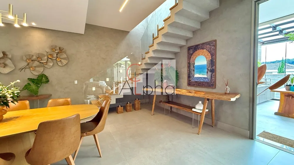 Sobrado, 4 quartos, 440 m² - Foto 1