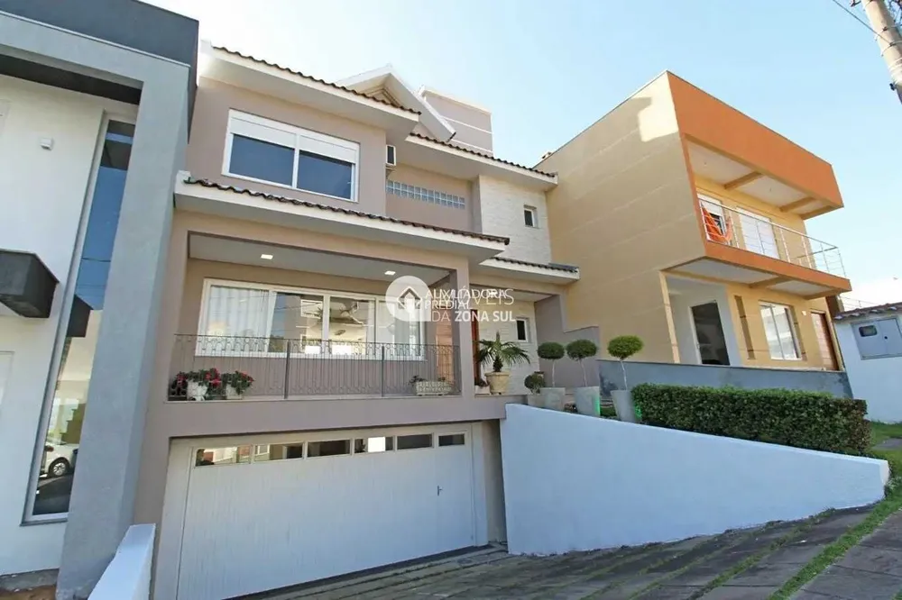 Casa, 3 quartos, 305 m² - Foto 1