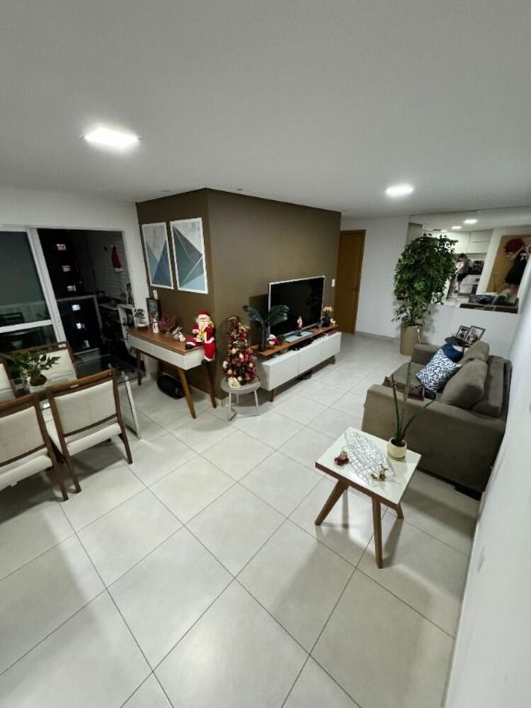 Apartamento à venda com 2 quartos, 67m² - Foto 2