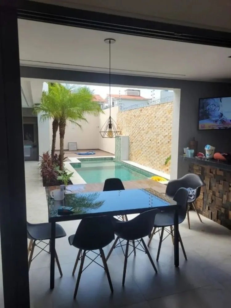 Casa, 4 quartos, 215 m² - Foto 2