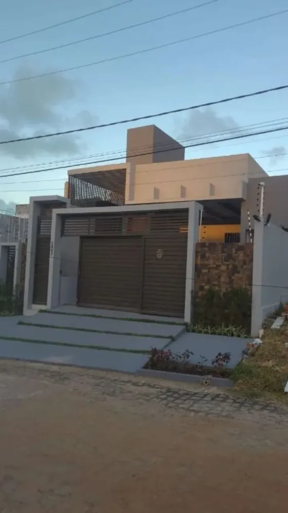 Casa, 4 quartos, 215 m² - Foto 1