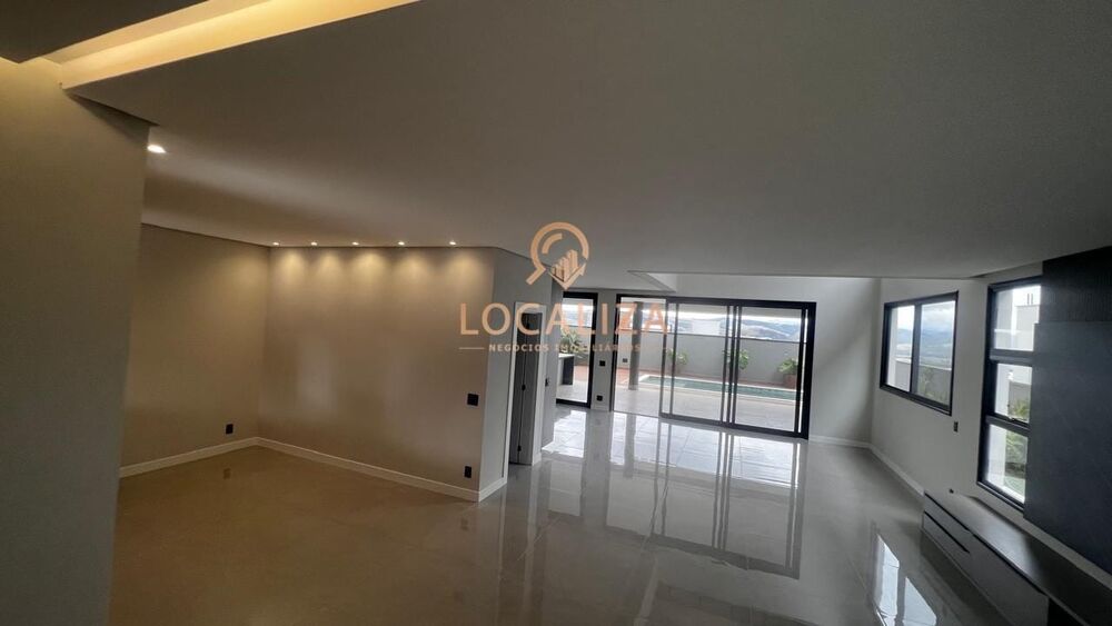 Casa, 5 quartos, 435 m² - Foto 1