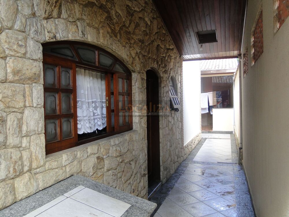 Casa à venda com 4 quartos - Foto 2