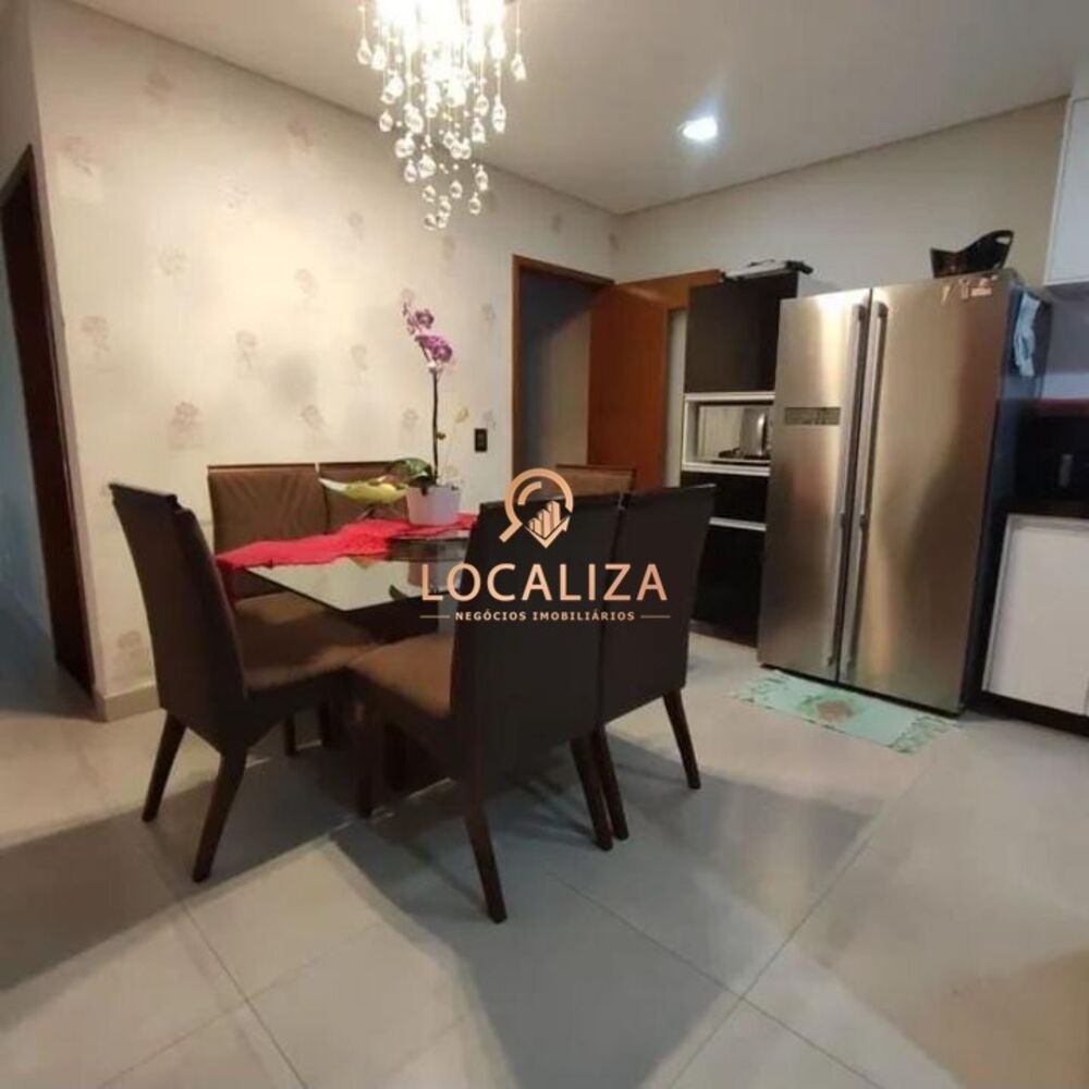 Casa à venda com 3 quartos, 85m² - Foto 1