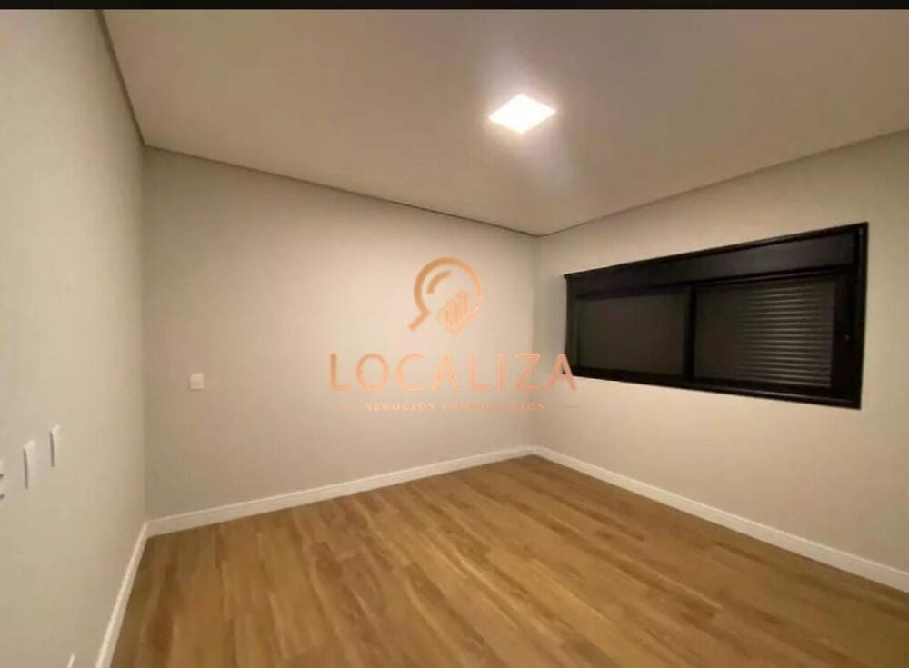 Casa à venda com 4 quartos, 250m² - Foto 1