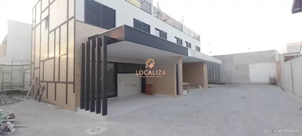 Casa à venda com 3 quartos, 160m² - Foto 1