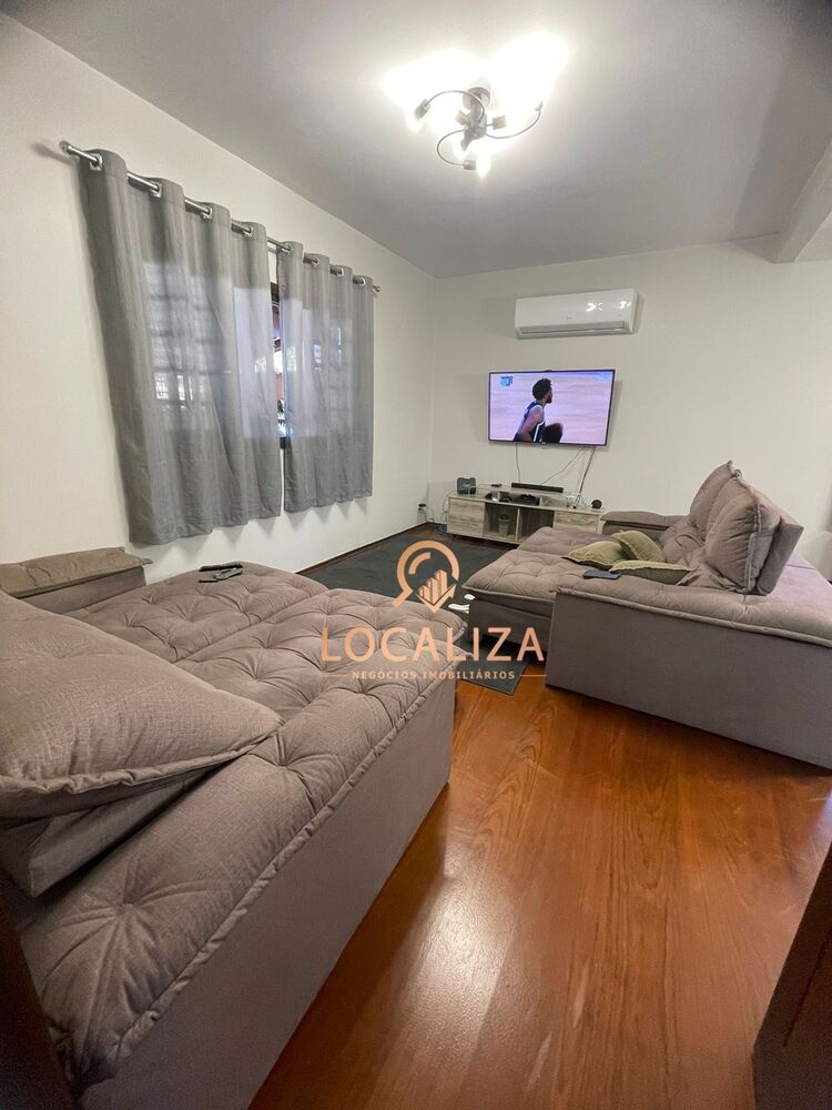 Casa, 4 quartos, 245 m² - Foto 1