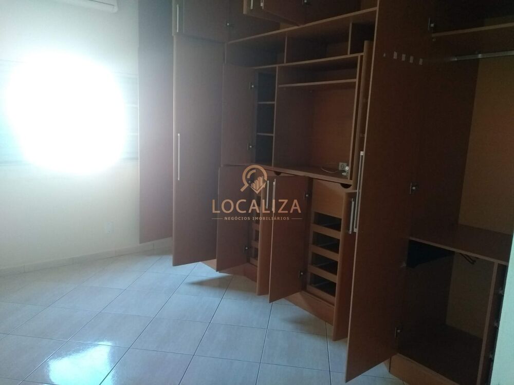 Casa, 3 quartos, 207 m² - Foto 4