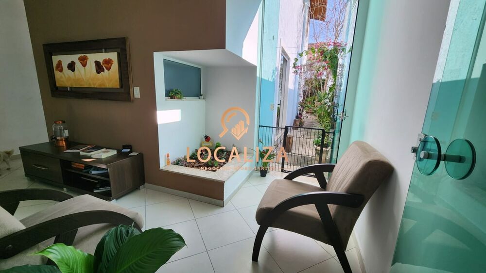 Casa, 3 quartos, 220 m² - Foto 1