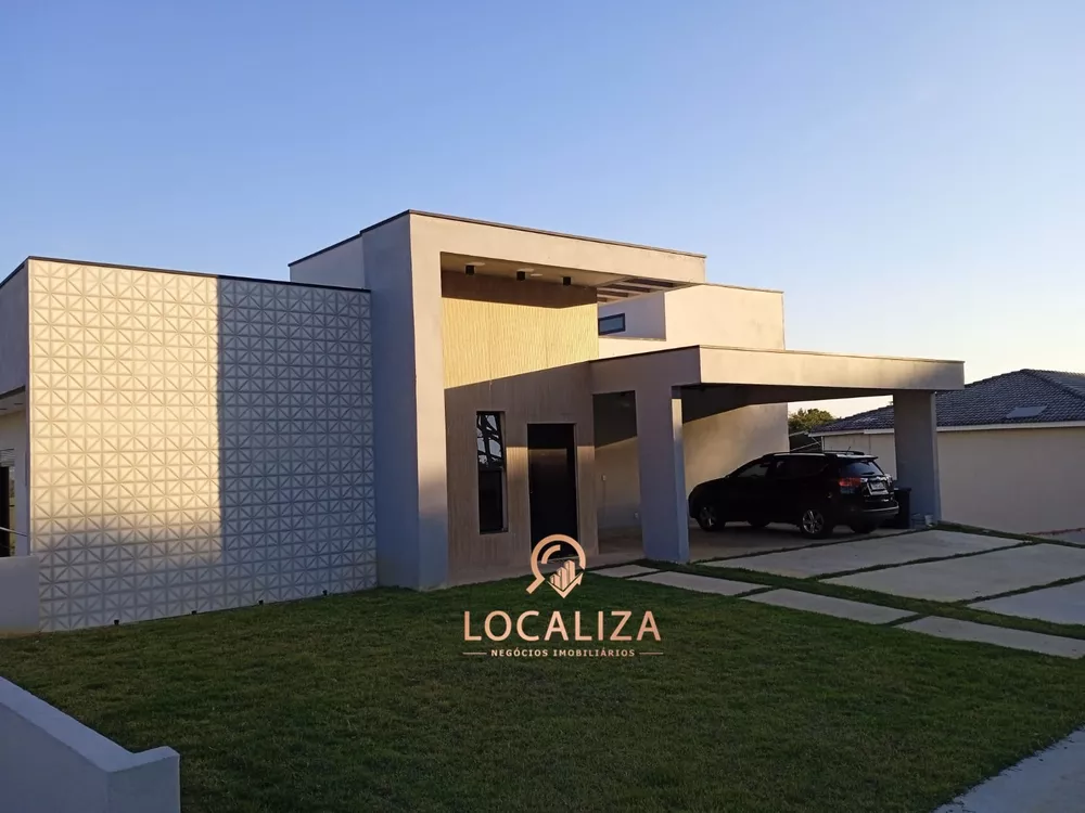 Casa à venda com 4 quartos, 300m² - Foto 1