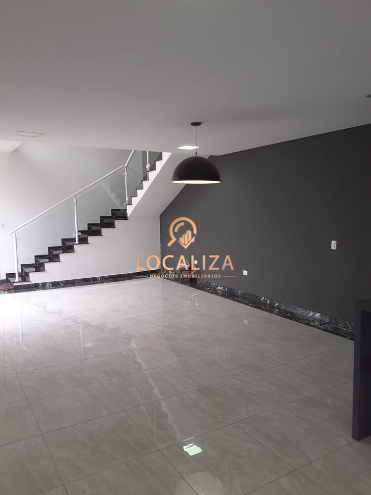 Casa à venda com 4 quartos, 247m² - Foto 3