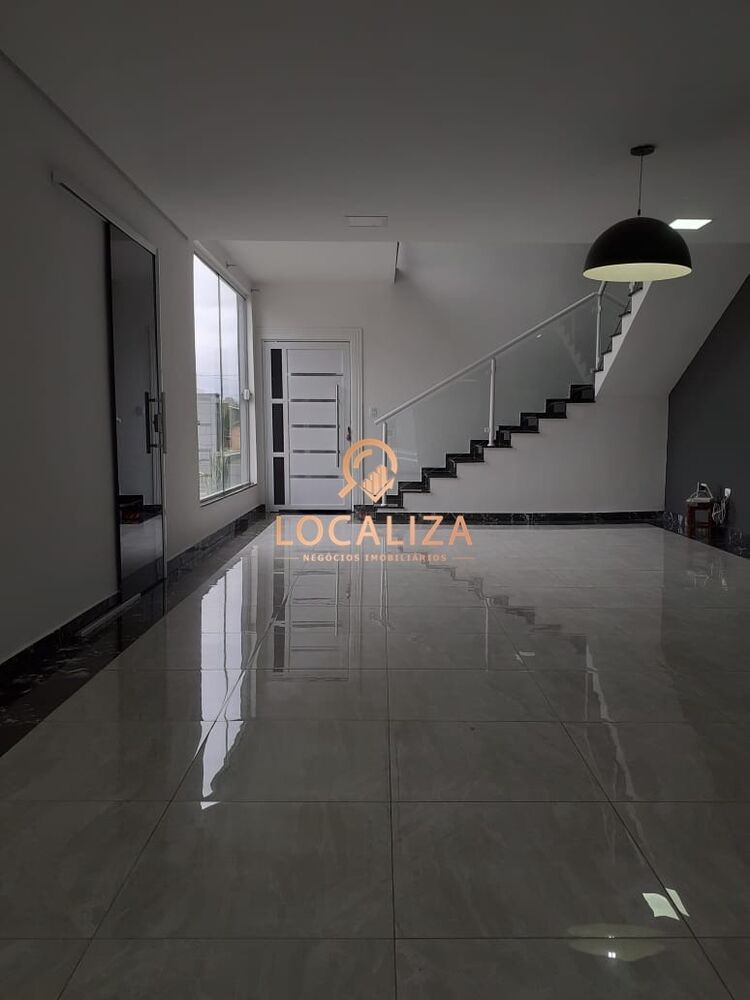 Casa à venda com 4 quartos, 247m² - Foto 2