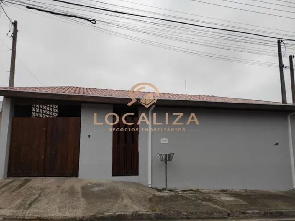 Casa à venda com 3 quartos, 100m² - Foto 1
