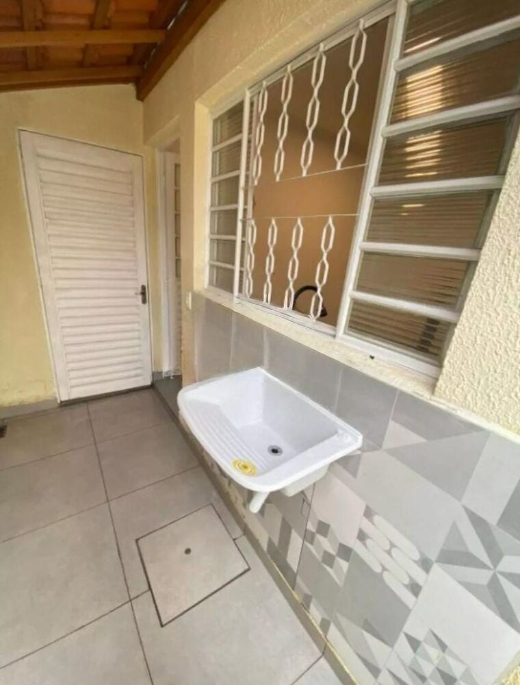 Casa à venda com 2 quartos, 160m² - Foto 4