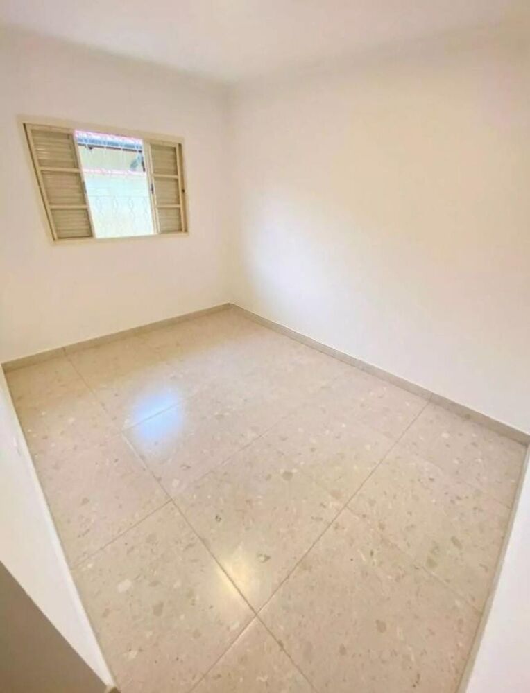 Casa à venda com 2 quartos, 160m² - Foto 2