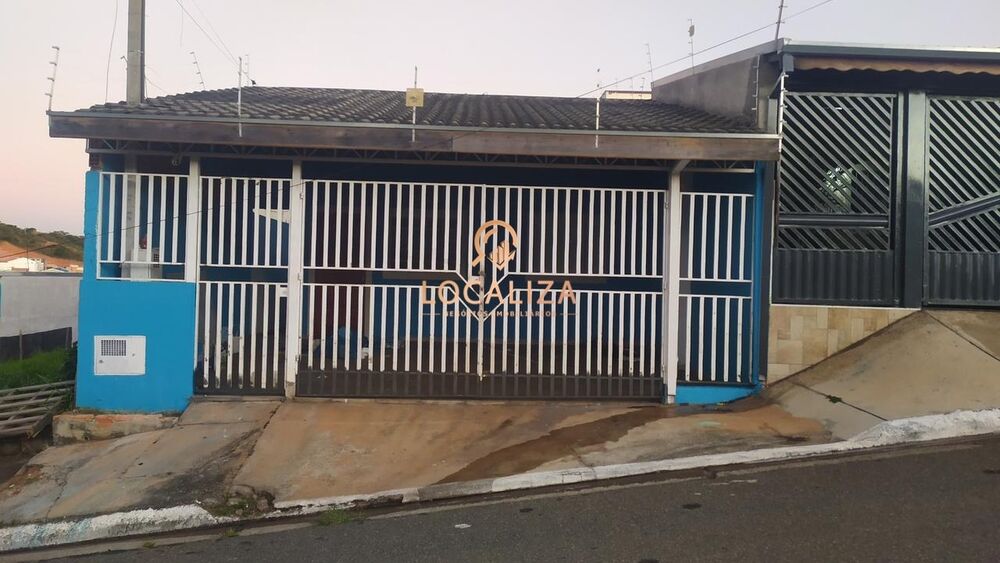 Casa à venda com 3 quartos, 140m² - Foto 1