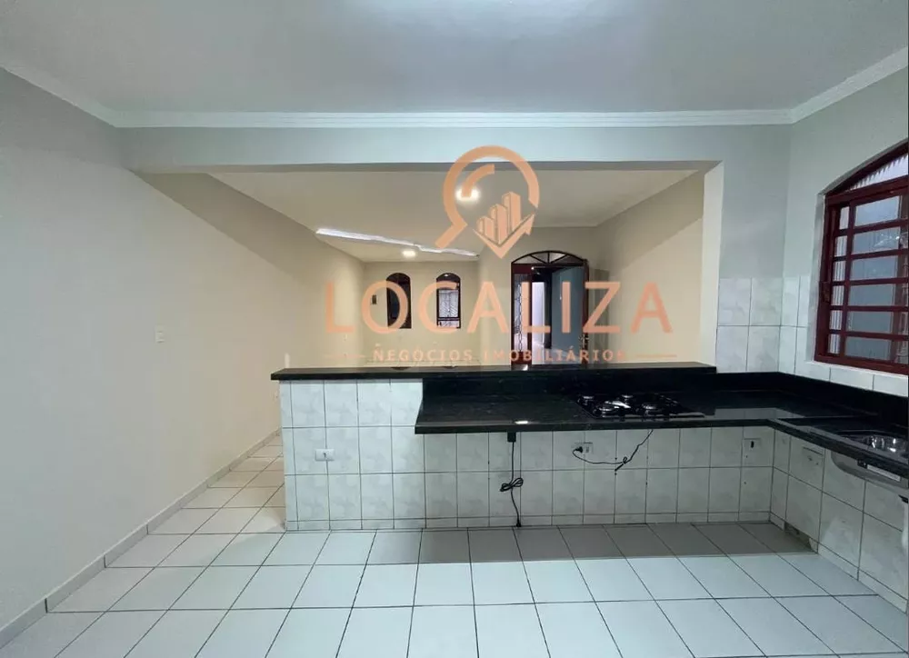 Casa à venda com 2 quartos, 180m² - Foto 1