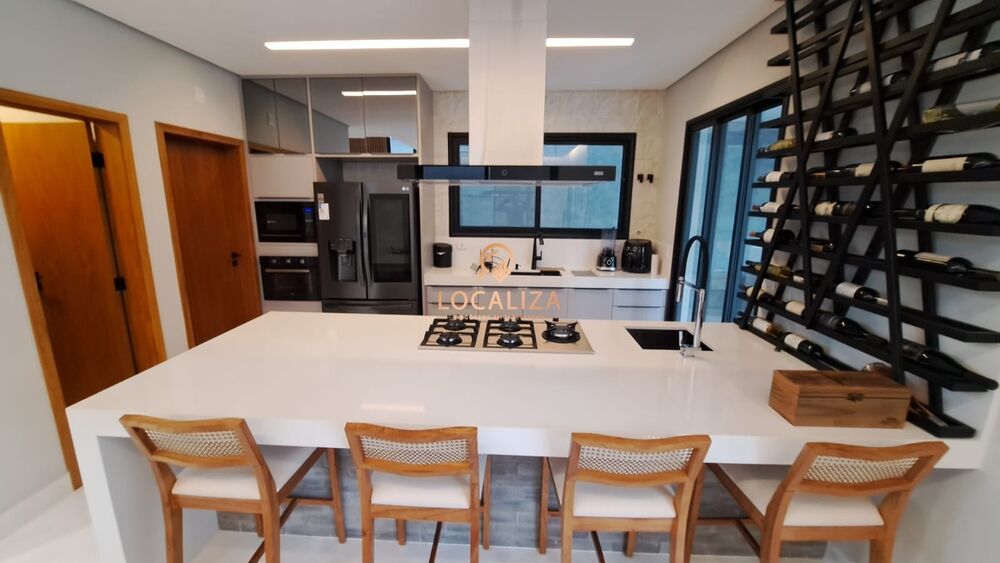 Casa, 4 quartos, 270 m² - Foto 1