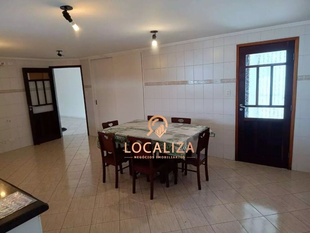 Casa, 4 quartos, 220 m² - Foto 1