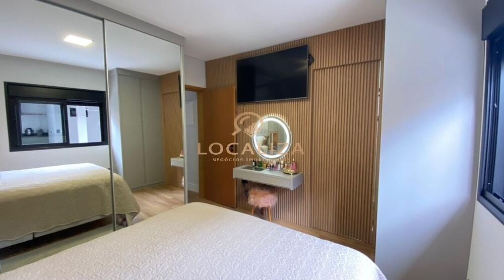 Casa à venda com 3 quartos, 210m² - Foto 2
