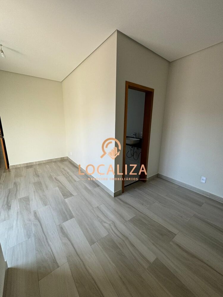 Casa à venda com 3 quartos, 190m² - Foto 3