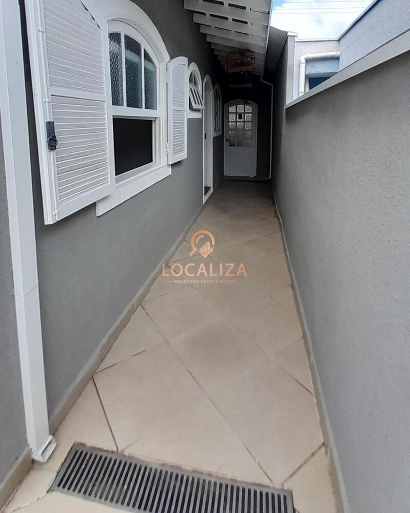 Casa à venda e aluguel com 3 quartos, 90m² - Foto 1