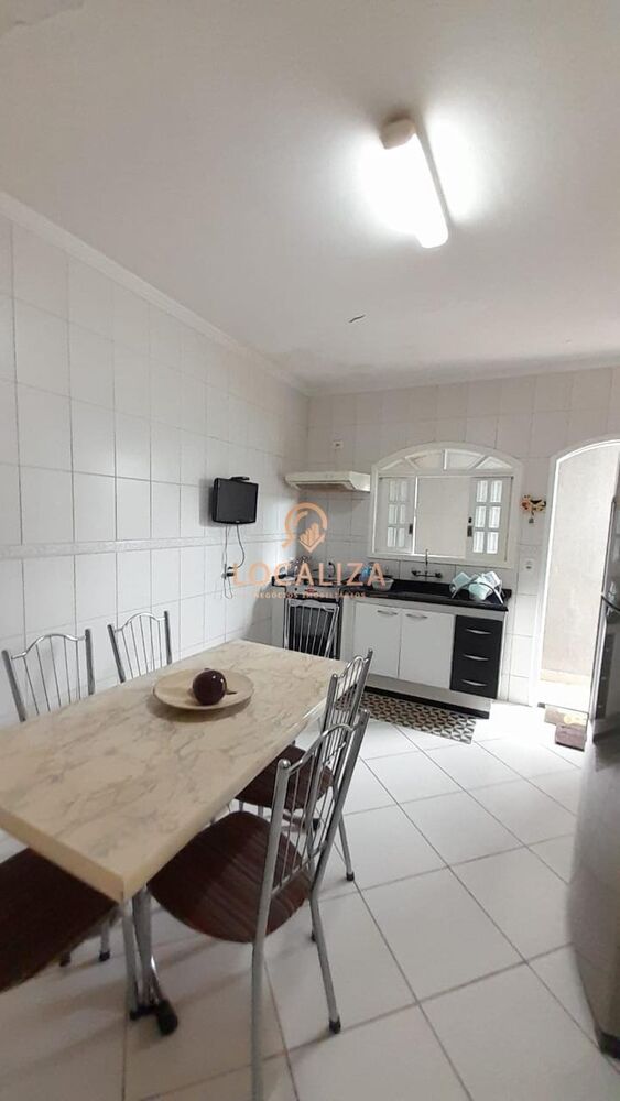 Casa à venda e aluguel com 3 quartos, 90m² - Foto 3