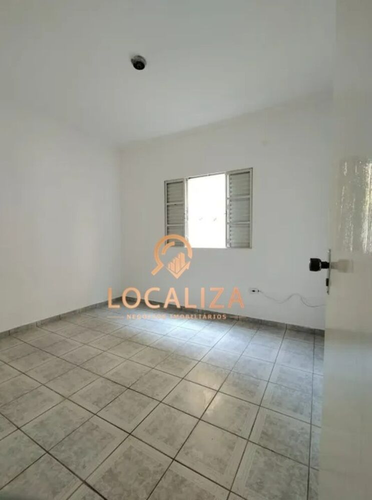 Casa à venda com 4 quartos, 220m² - Foto 2