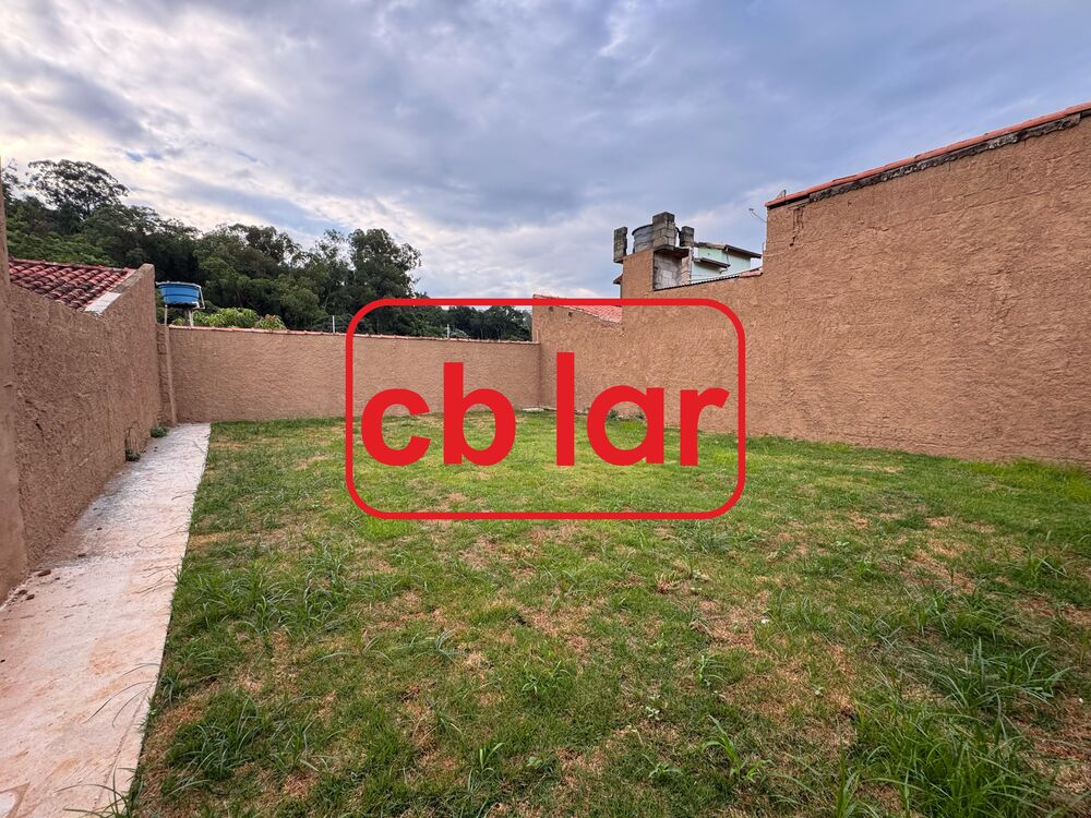 Casa à venda com 2 quartos, 300m² - Foto 2