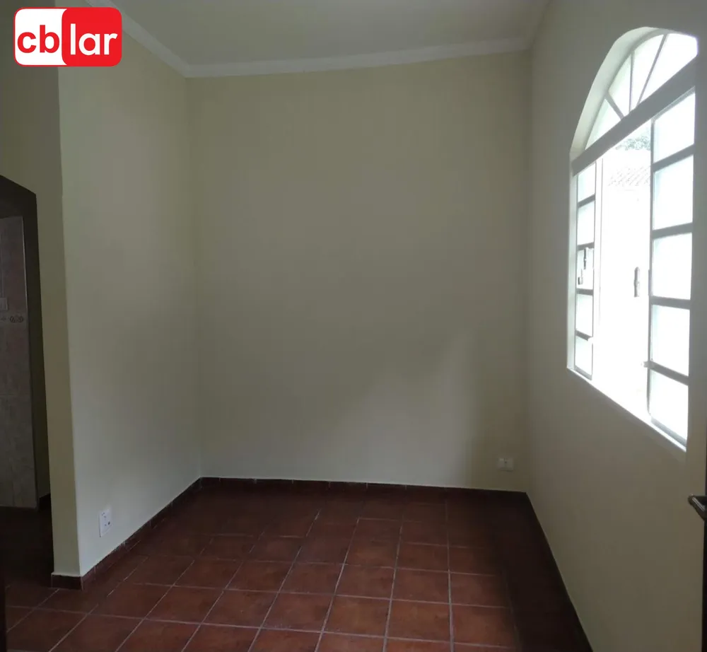 Chácara, 3 quartos, 1541 m² - Foto 1
