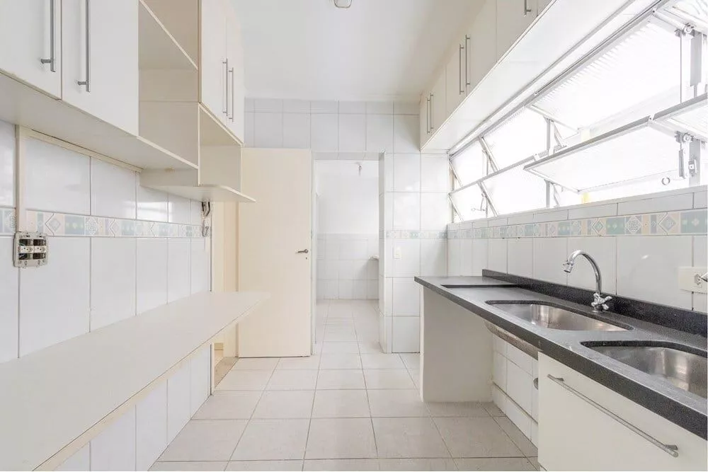 Apartamento à venda com 3 quartos, 123m² - Foto 2