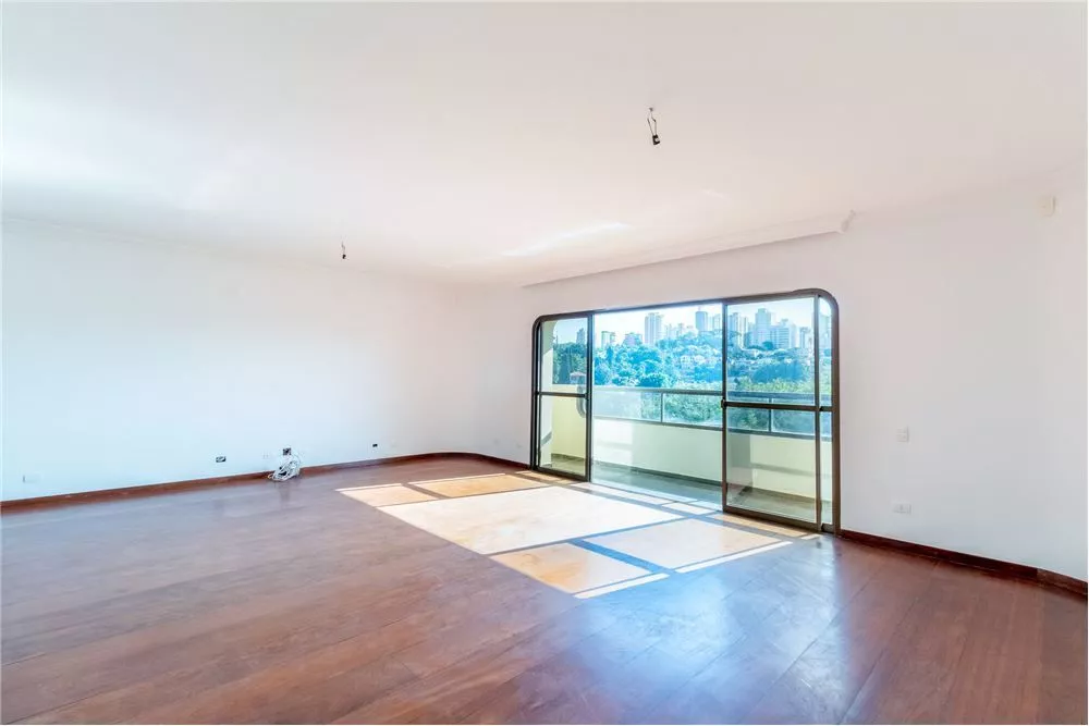 Apartamento à venda com 4 quartos, 231m² - Foto 1