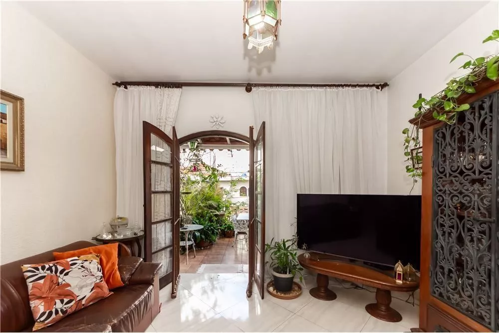 Casa de Condomínio à venda com 4 quartos, 166m² - Foto 1