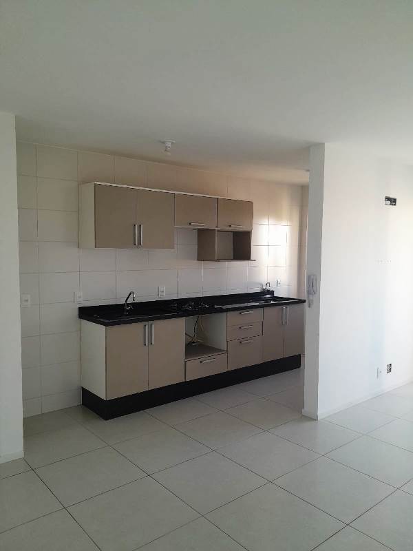 Apartamento à venda com 2 quartos, 60m² - Foto 4