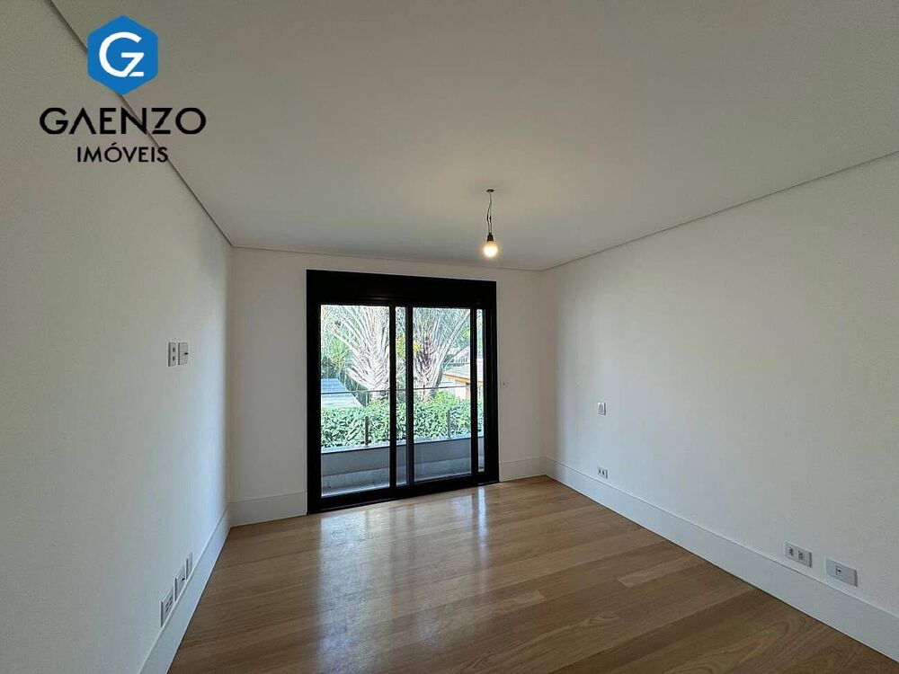 Casa de Condomínio à venda com 4 quartos, 560m² - Foto 3