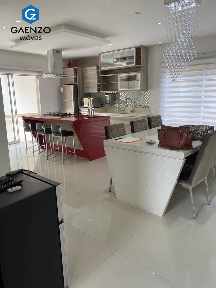 Sobrado, 4 quartos, 326 m² - Foto 4