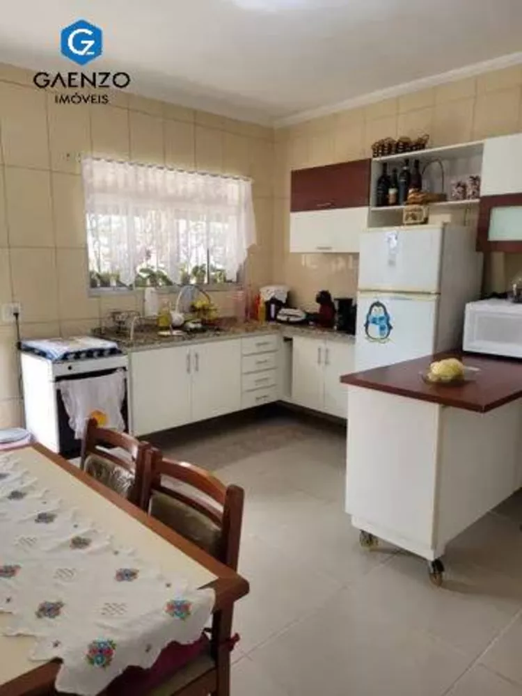 Casa à venda com 1 quarto, 250m² - Foto 8